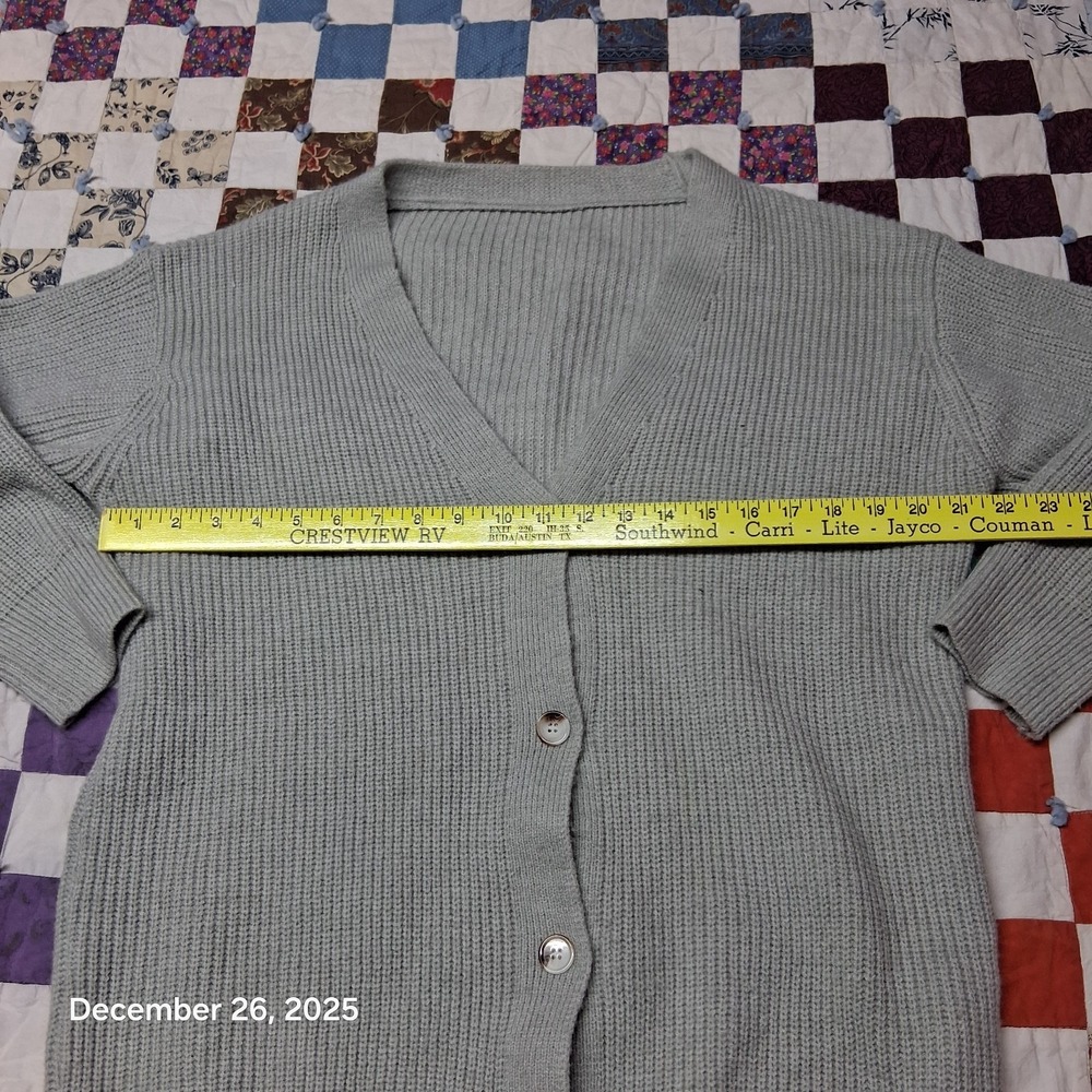 Ribbed Knit V Neck Cardigan Gray Sweater Womens size Medium Oversized - Picture 5 of 8